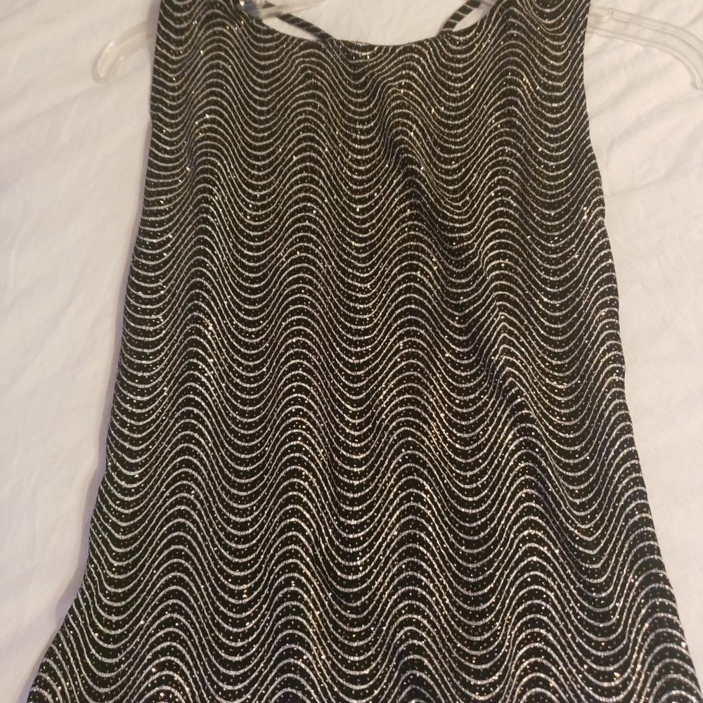 Black and Gold  Wave Pattern Top